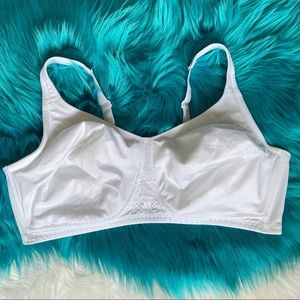 Women's Secret Treasures White Bra Wireless Full Coverage Size 44DD (44E)